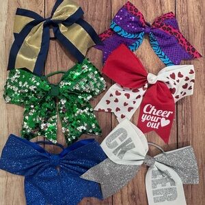Colorful Cheer Bows Set 6 bows in total